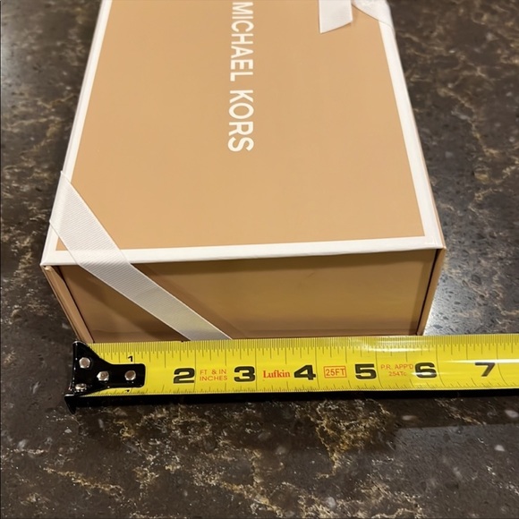 Michael Kors small Gift Box - Picture 7 of 7